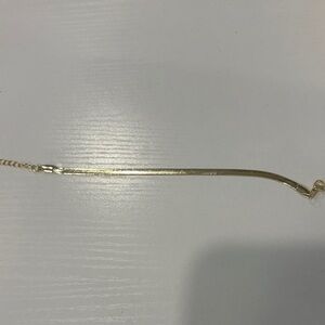 Elegant Gold Chain Bracelet